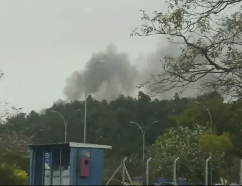 AVIÃO COM 57 PASSAGEIROS E 4 TRIPULANTES CAI EM VINHEDO, SÃO PAULO