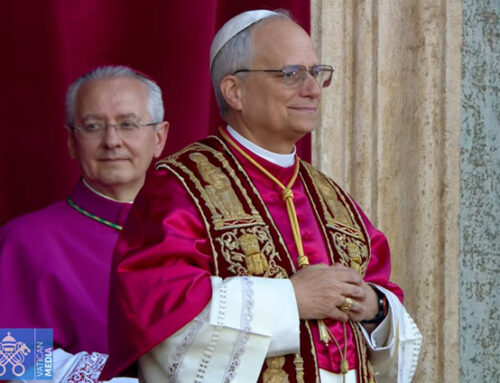 PAPA LEÃO XIV É ELEITO NOVO LÍDER DA IGREJA CATÓLICA