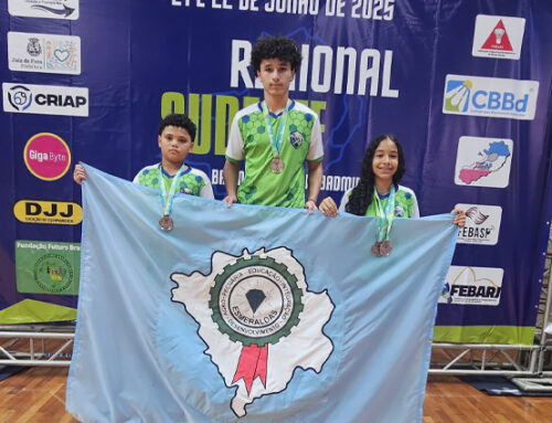 ATLETAS DE ESMERALDAS CONQUISTAM BRONZE NO CAMPEONATO REGIONAL SUDESTE DE BADMINTON