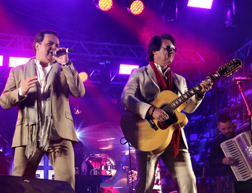 SEGUNDO DIA DO ARRAIÁ NEVES 2025 É MARCADO POR EMOÇÃO, CULTURA E MUITA MÚSICA