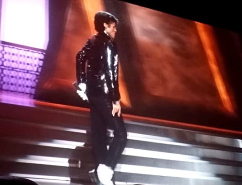 PRÉ-ESTREIA DO FILME SOBRE MICHAEL JACKSON EMOCIONA PÚBLICO E DESTACA FASE DECISIVA DA CARREIRA