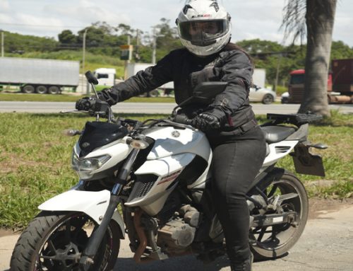 VIA CRISTAIS E WAZE PROMOVEM AÇÃO DE SEGURANÇA PARA MOTOCICLISTAS